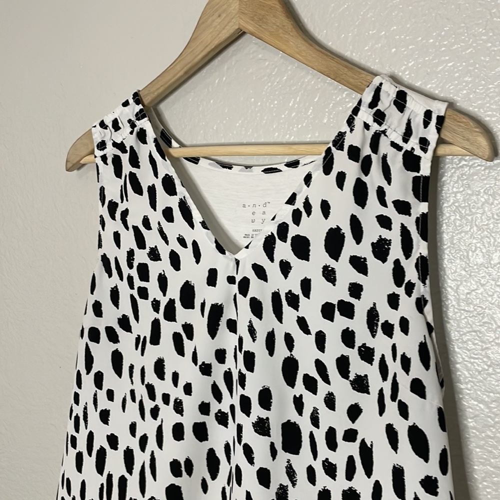A NEW DAY Tank Top | Black & White | Medium - Picture 2 of 7